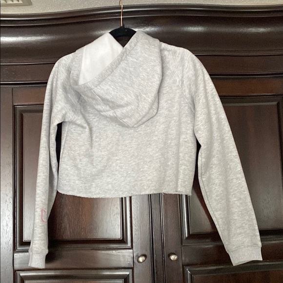 Kittenish crop hoodie - Picture 5 of 7